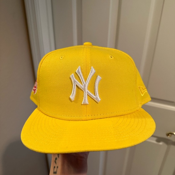 New Era 5950 New York Yankees 1999 World Series Yellow/Red Fitted Hat Men - Picture 2 of 6